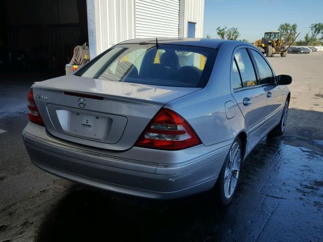 WDBRF61J72F252049 - 2002 MERCEDES-BENZ C 240 SILVER photo 4