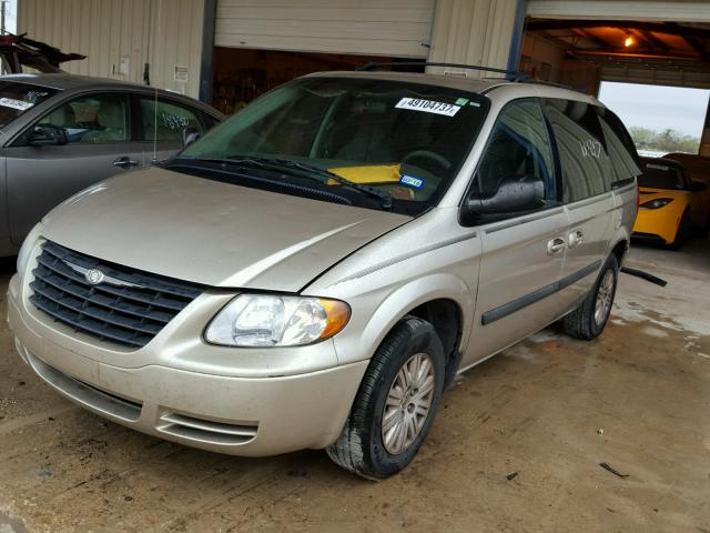 1C4GP45R95B221925 - 2005 CHRYSLER TOWN & COU TAN photo 2