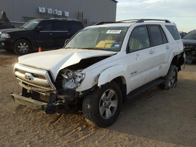 JTEBU14R368054474 - 2006 TOYOTA 4RUNNER SR WHITE photo 2