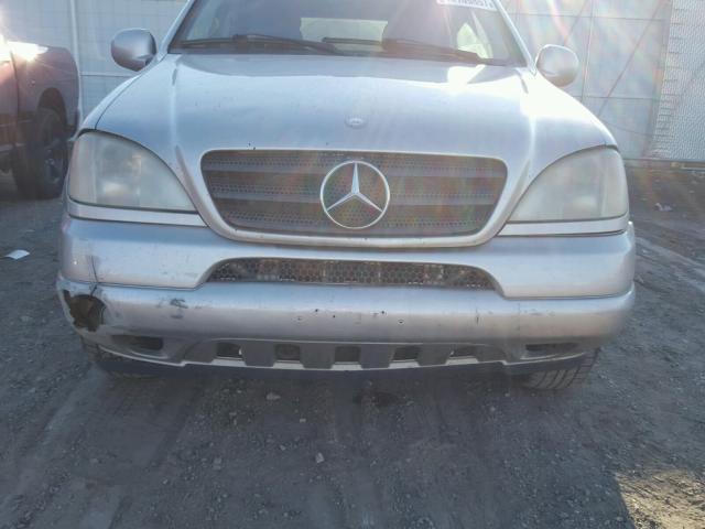 4JGAB54E01A233370 - 2001 MERCEDES-BENZ ML 320 SILVER photo 9