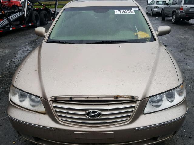 KMHFC46FX6A126403 - 2006 HYUNDAI AZERA SE GOLD photo 9