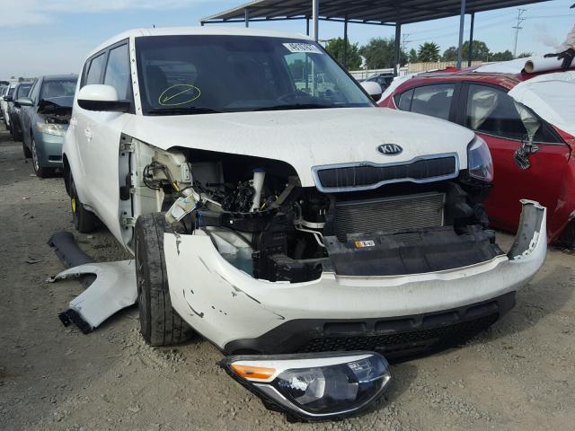 KNDJN2A2XG7271148 - 2016 KIA SOUL WHITE photo 1