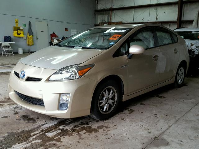 JTDKN3DU0A0228574 - 2010 TOYOTA PRIUS GOLD photo 2