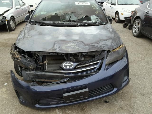 2T1BU4EE9DC060153 - 2013 TOYOTA COROLLA BA BLUE photo 9