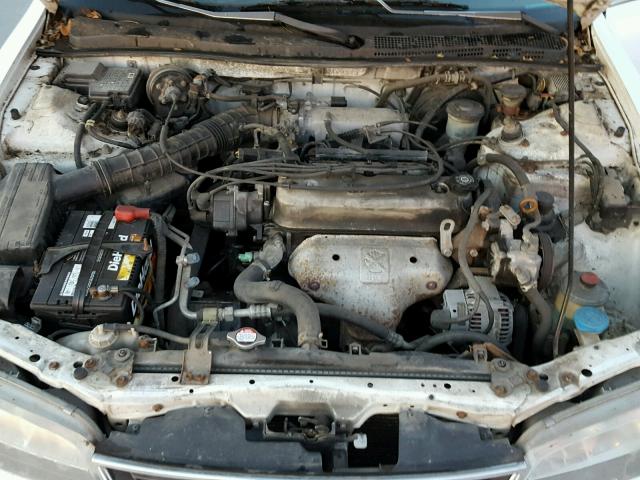 1HGCD5536TA237528 - 1996 HONDA ACCORD LX WHITE photo 7