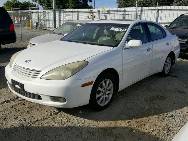 JTHBF30G030117599 - 2003 LEXUS ES 300 WHITE photo 2