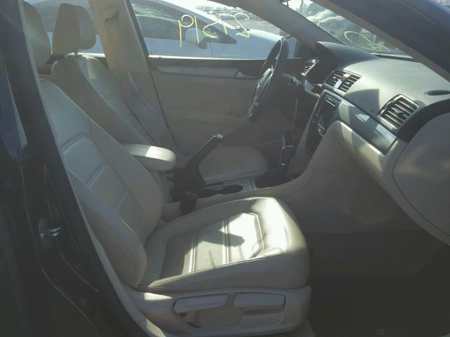 1VWAS7A33FC104714 - 2015 VOLKSWAGEN PASSAT S შავი ფოტო 5