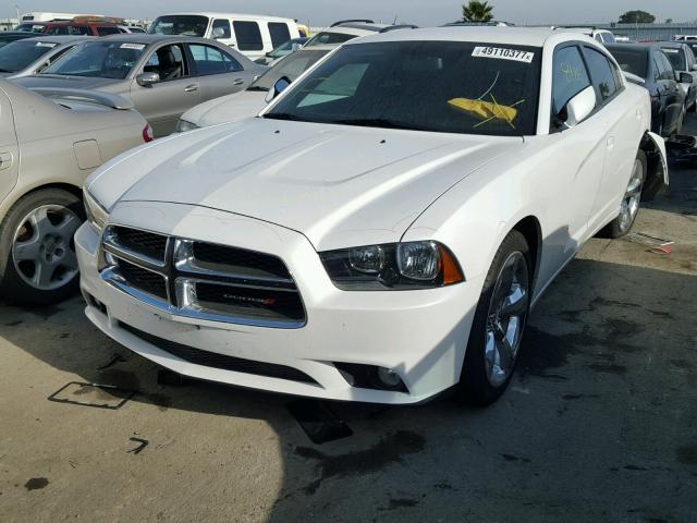 2C3CDXHGXDH707009 - 2013 DODGE CHARGER SX WHITE photo 2