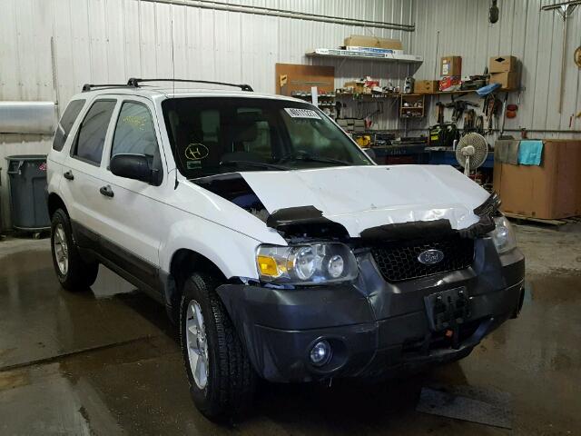 1FMCU93156KA36009 - 2006 FORD ESCAPE XLT WHITE photo 1