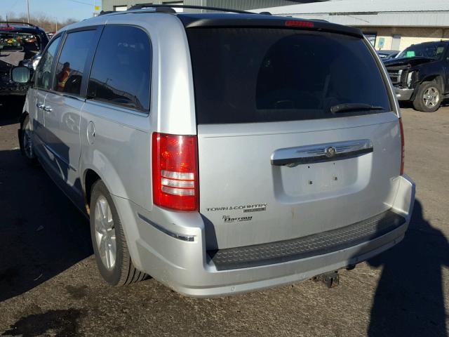 2A8HR64X78R645841 - 2008 CHRYSLER TOWN & COU SILVER photo 3