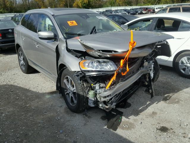 YV4902RKXF2692124 - 2015 VOLVO XC60 T6 SILVER photo 1