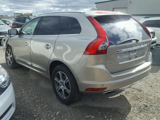 YV4902RKXF2692124 - 2015 VOLVO XC60 T6 SILVER photo 3