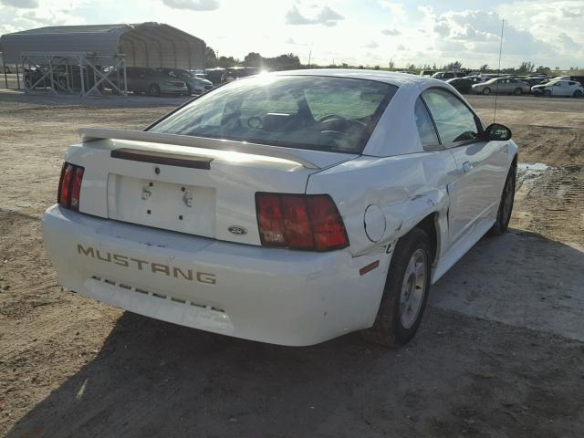 1FAFP4042YF211764 - 2000 FORD MUSTANG WHITE photo 4