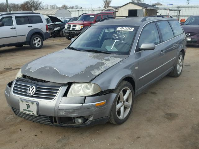 WVWVD63B52E021751 - 2002 VOLKSWAGEN PASSAT GLS GRAY photo 2