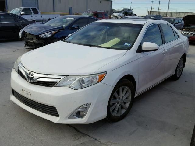 4T4BF1FK3CR244360 - 2012 TOYOTA CAMRY BASE WHITE photo 2