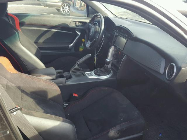 JF1ZNAA1XG8702589 - 2016 TOYOTA SCION FR-S 石墨色 照片 5