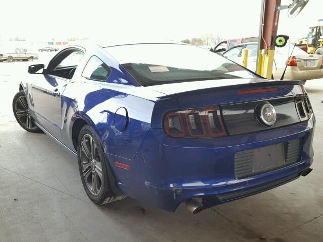 1ZVBP8AM9D5206105 - 2013 FORD MUSTANG BLUE photo 3