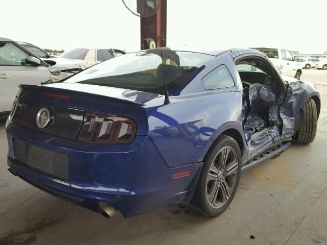 1ZVBP8AM9D5206105 - 2013 FORD MUSTANG BLUE photo 4