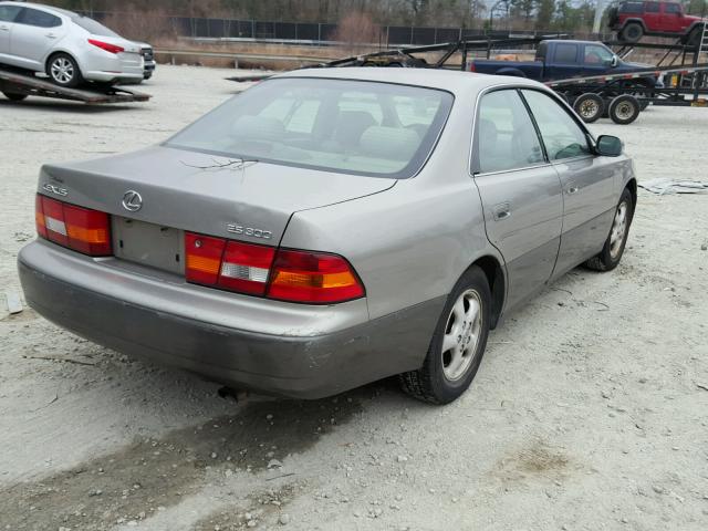 JT8BF28G0X0210403 - 1999 LEXUS ES 300 GRAY photo 4