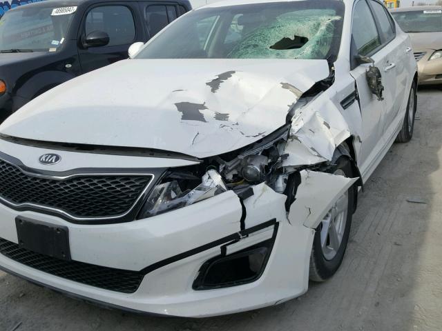 5XXGM4A70FG368563 - 2015 KIA OPTIMA LX WHITE photo 9