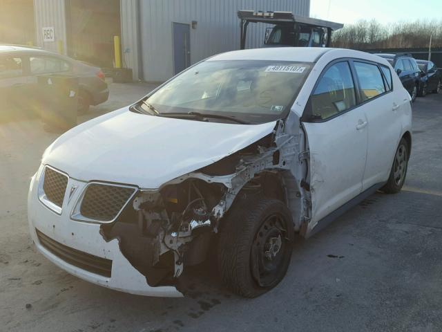 5Y2SP6E85AZ420582 - 2010 PONTIAC VIBE WHITE photo 2