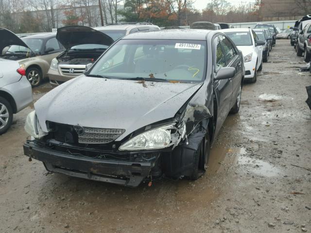 4T1BE32K44U899546 - 2004 TOYOTA CAMRY LE ნაცრისფერი ფოტო 2