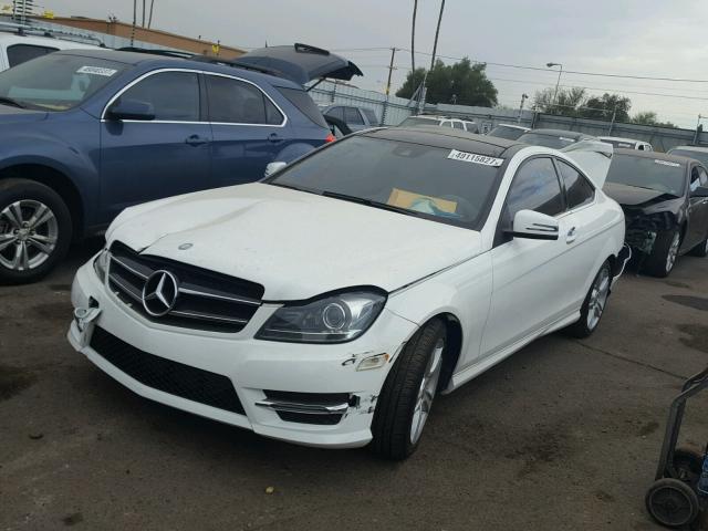 WDDGJ4HB2FG360613 - 2015 MERCEDES-BENZ C 250 WHITE photo 2