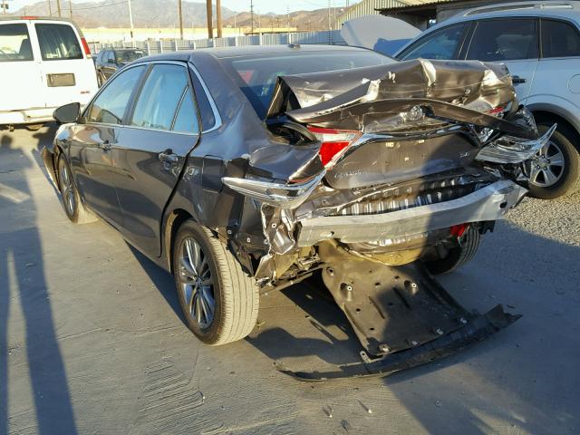 4T1BF1FK6GU218464 - 2016 TOYOTA CAMRY LE GRAY photo 3