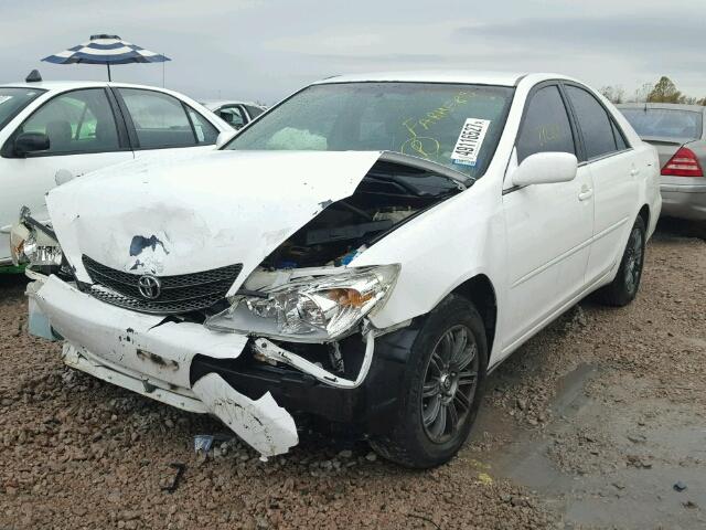 4T1BE32K54U339972 - 2004 TOYOTA CAMRY LE WHITE photo 2