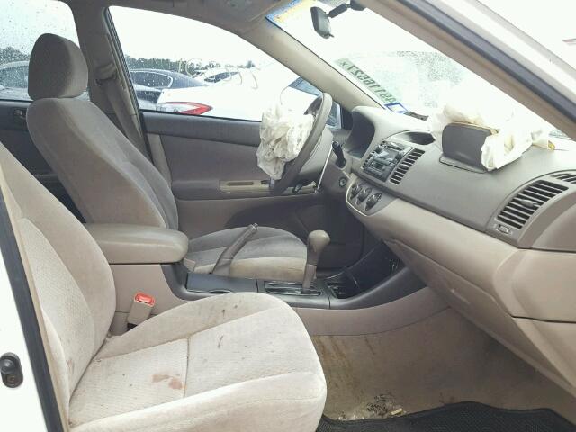 4T1BE32K54U339972 - 2004 TOYOTA CAMRY LE თეთრი ფოტო 5