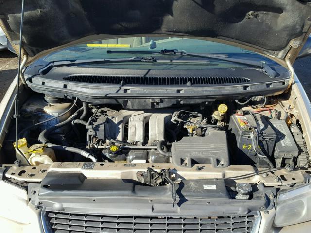1C4GP44GXYB744620 - 2000 CHRYSLER TOWN & COU GOLD photo 7