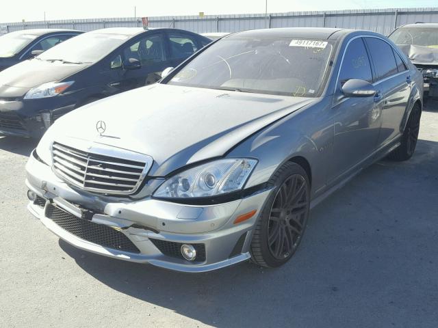 WDDNG79X77A077193 - 2007 MERCEDES-BENZ S 65 AMG GRAY photo 2