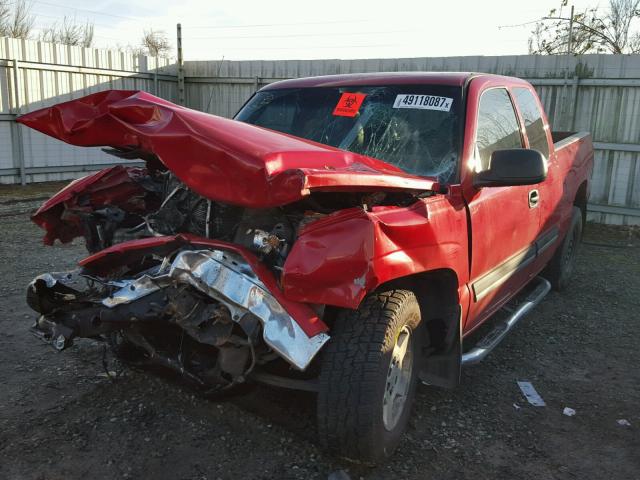 2GCEK19N661305293 - 2006 CHEVROLET SILVERADO RED photo 2