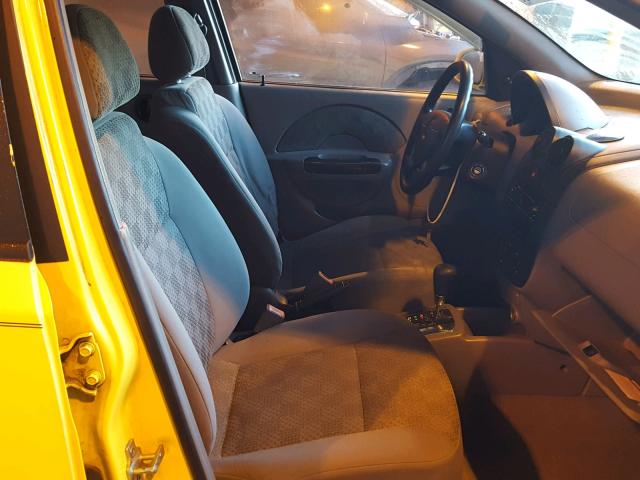 KL1TD626X5B357209 - 2005 CHEVROLET AVEO BASE Żółty zdjęcie 5