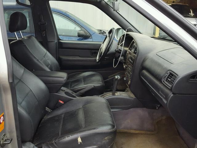 JN8DR09Y31W587944 - 2001 NISSAN PATHFINDER SILVER photo 5