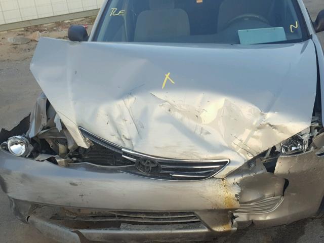 4T1BE32K05U048880 - 2005 TOYOTA CAMRY LE GOLD photo 7