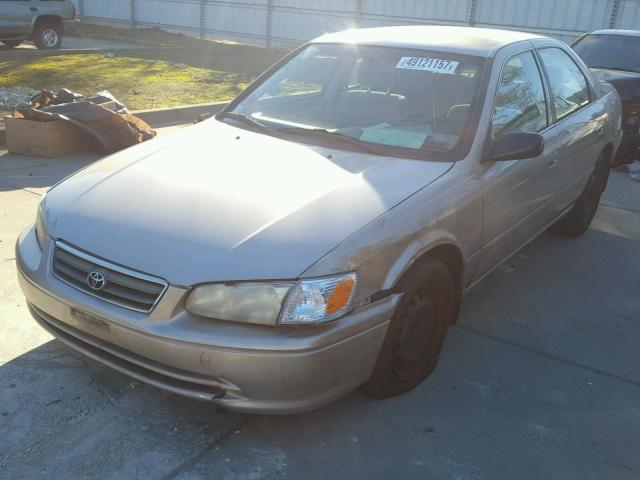 4T1BG22K11U046263 - 2001 TOYOTA CAMRY CE BEIGE photo 2