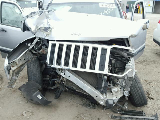 1J8GN28K89W530365 - 2009 JEEP LIBERTY SP SILVER photo 7