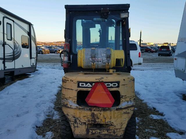 D201699 - 2000 FORK FORKLIFT YELLOW photo 6