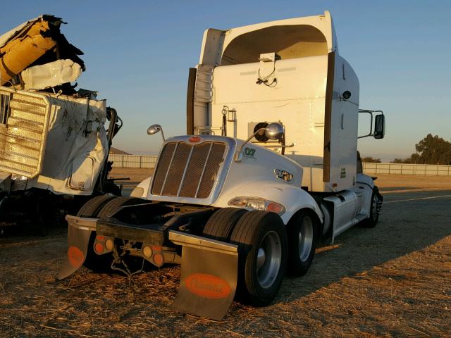 1XPHD49X2BD111156 - 2011 PETERBILT 386 WHITE photo 4