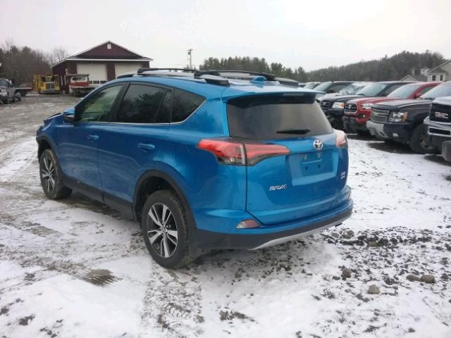 JTMRFREV7HJ714275 - 2017 TOYOTA RAV4 XLE BLUE photo 3