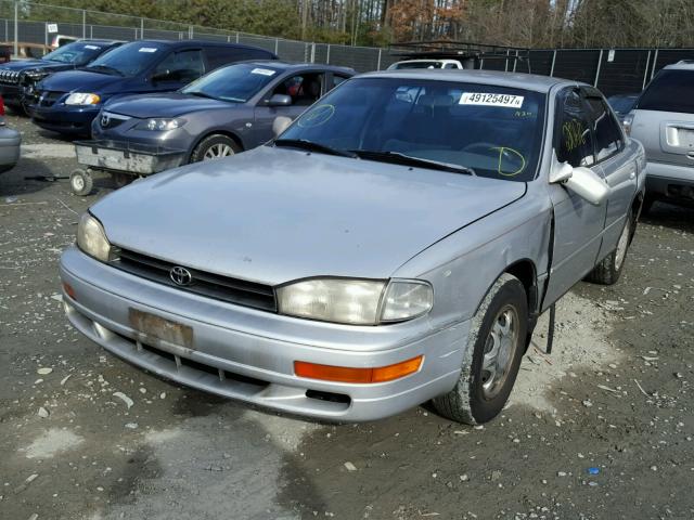 4T1SK12E1NU033358 - 1992 TOYOTA CAMRY LE SILVER photo 2