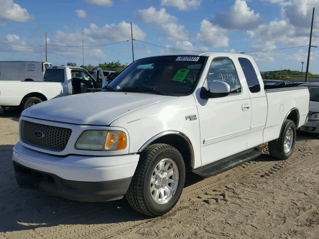 1FTRX17212NB75492 - 2002 FORD F150 WHITE photo 2