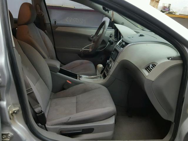 1G1ZC5E17BF172449 - 2011 CHEVROLET MALIBU 1LT SILVER photo 5