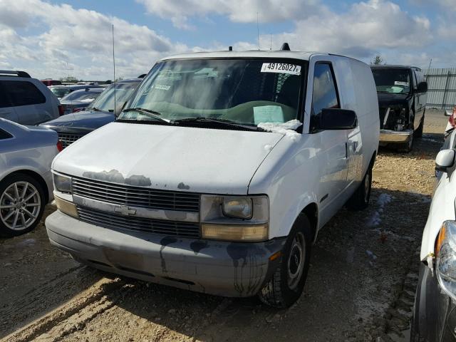 1GCDM19W8WB113534 - 1998 CHEVROLET ASTRO WHITE photo 2