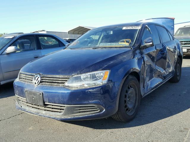 3VWD17AJXEM424852 - 2014 VOLKSWAGEN JETTA SE BLUE photo 2