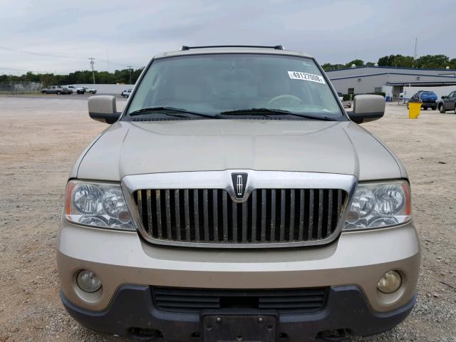 5LMFU28R44LJ33919 - 2004 LINCOLN NAVIGATOR Złoty zdjęcie 9