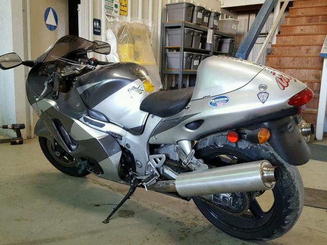 JS1GW71AX32103457 - 2003 SUZUKI GSX1300 R SILVER photo 3