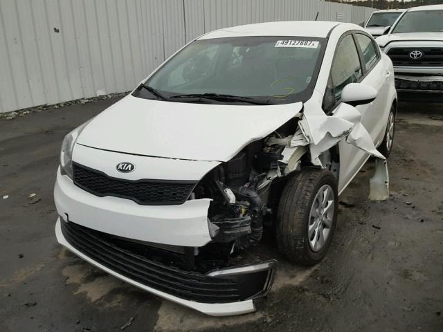 KNADM4A30G6660579 - 2016 KIA RIO LX WHITE photo 2