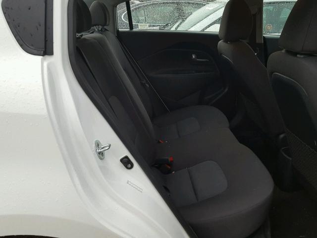 KNADM4A30G6660579 - 2016 KIA RIO LX Սպիտակ լուսանկար 6
